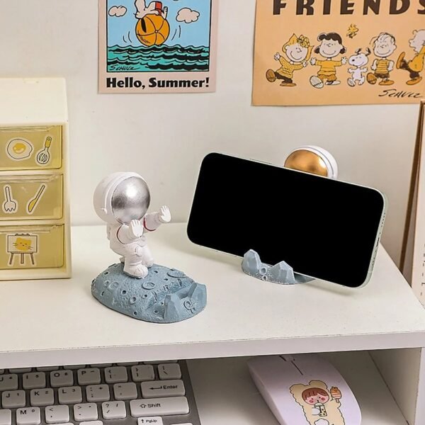 Creative space นักบินอวกาศ - Image 3
